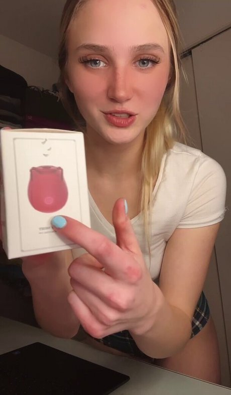 Nagie wyciekłe zdjęcie OnlyFans od Royal Papaya