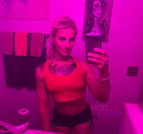 Nagie wyciekłe zdjęcie OnlyFans od Hottrayne