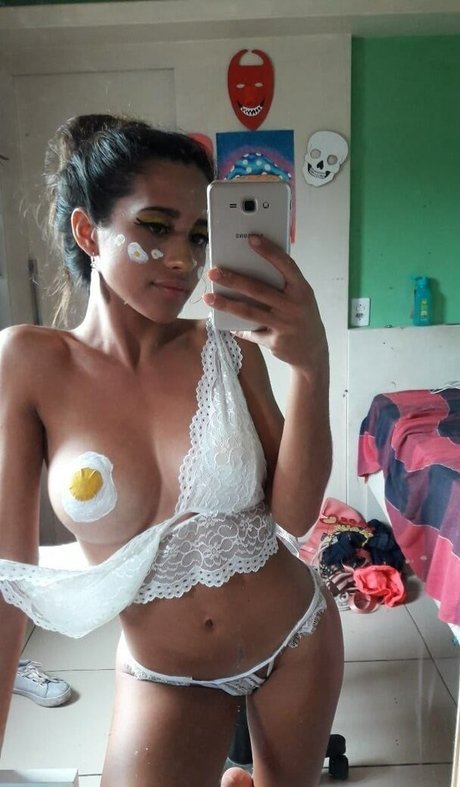 Nagie wyciekłe zdjęcie OnlyFans od Lari Cogumelos