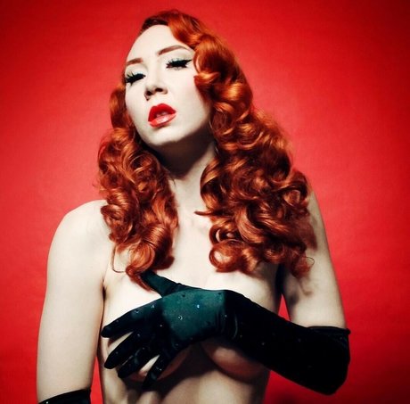 Nagie wyciekłe zdjęcie OnlyFans od Juliette Electrique