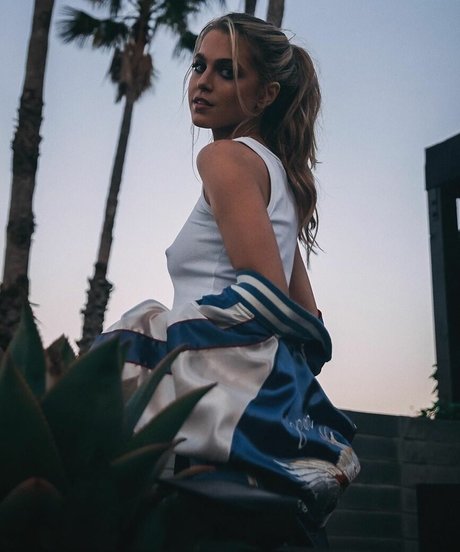 Anne Winters