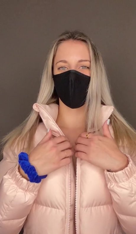 Nagie wyciekłe zdjęcie OnlyFans od Kiera Young