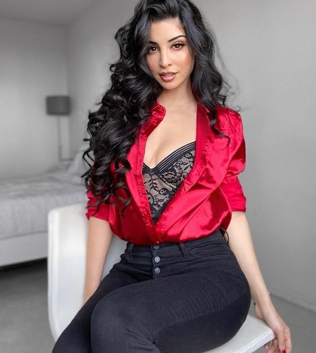 Nagie wyciekłe zdjęcie OnlyFans od Elwa Saleh