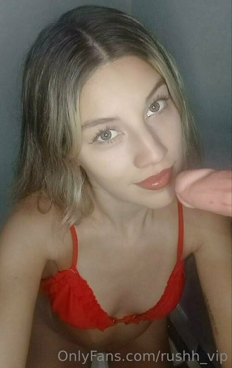 Nagie wyciekłe zdjęcie OnlyFans od Rushhvip