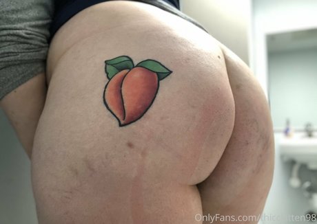 Nagie wyciekłe zdjęcie OnlyFans od Fatjuicypeach