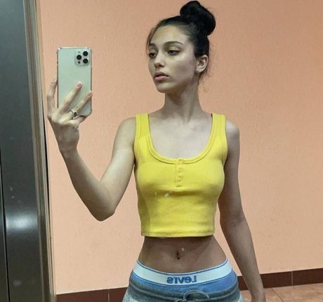 Nagie wyciekłe zdjęcie OnlyFans od Elfia