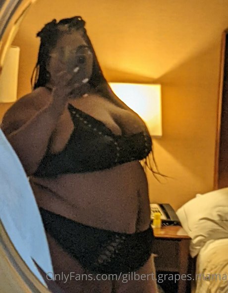 Nagie wyciekłe zdjęcie OnlyFans od Gilbertgrapesmama