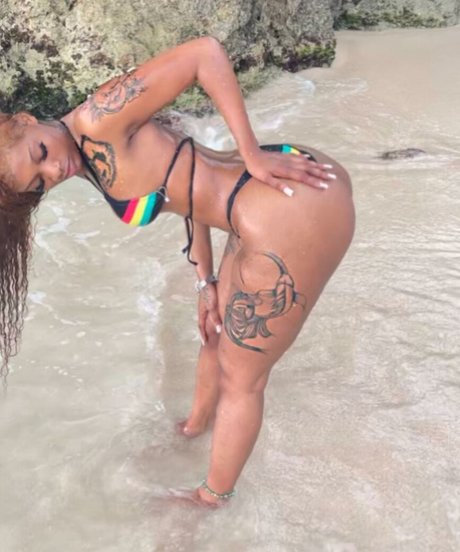Nagie wyciekłe zdjęcie OnlyFans od Sharondaduhdon