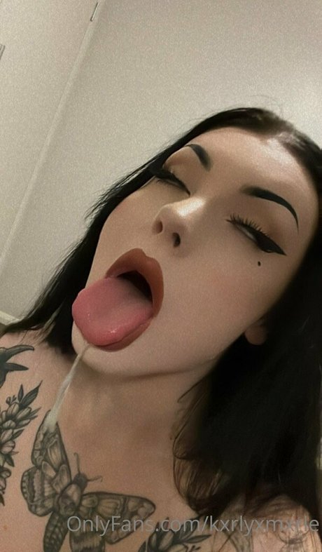 Nagie wyciekłe zdjęcie OnlyFans od Kxrlymxrie