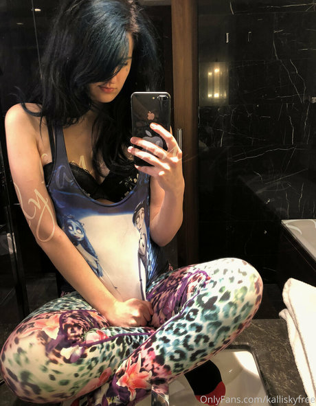 Nagie wyciekłe zdjęcie OnlyFans od Kalliskyfree