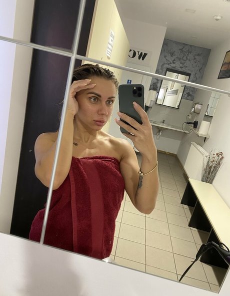 Nagie wyciekłe zdjęcie OnlyFans od Hotinessa