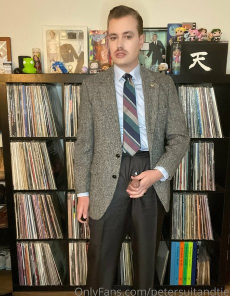 Nagie wyciekłe zdjęcie OnlyFans od Petersuitandtie