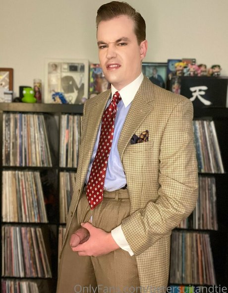 Petersuitandtie