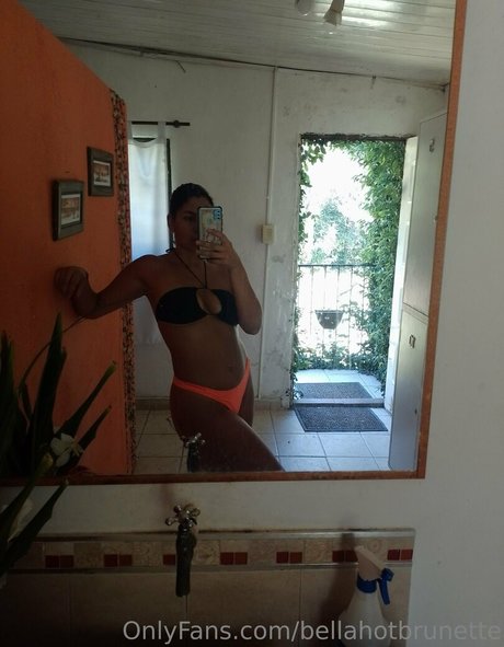 Bellahotbrunette