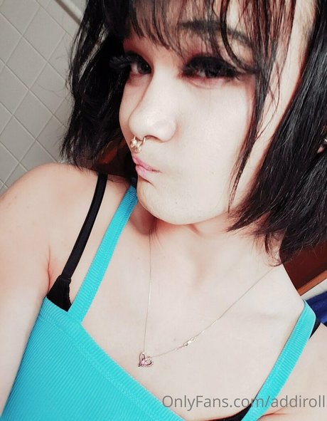 Nagie wyciekłe zdjęcie OnlyFans od Addiroll