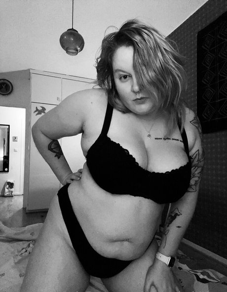 Nagie wyciekłe zdjęcie OnlyFans od Heyhotheidifree