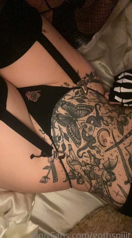 Nagie wyciekłe zdjęcie OnlyFans od Gothspiiit