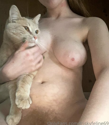 Nagie wyciekłe zdjęcie OnlyFans od Friskyfeline69
