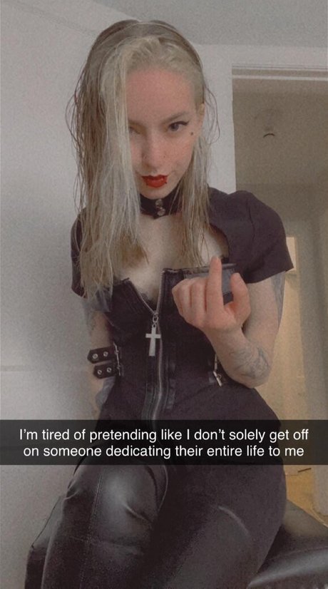 Nagie wyciekłe zdjęcie OnlyFans od Violetscabaret