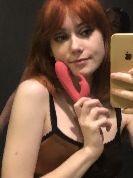 Nagie wyciekłe zdjęcie OnlyFans od Clamgirl