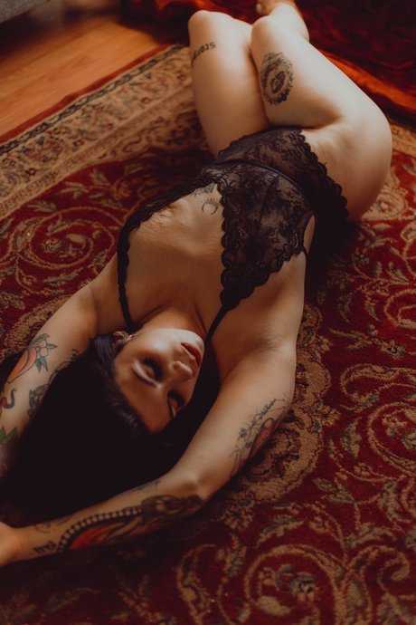 Nagie wyciekłe zdjęcie OnlyFans od Thatsoraven95