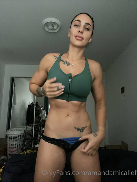 Nagie wyciekłe zdjęcie OnlyFans od Amanda Micallef