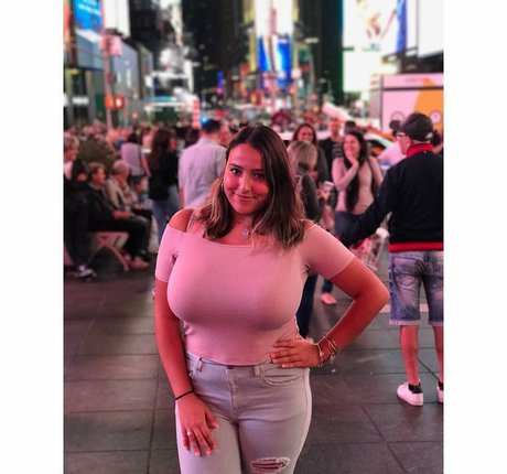 Nagie wyciekłe zdjęcie OnlyFans od Alexis