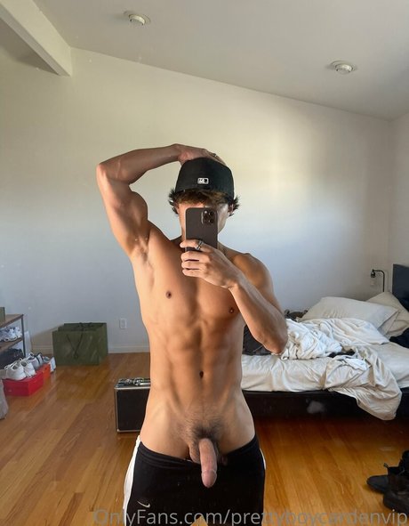 Nagie wyciekłe zdjęcie OnlyFans od Aedanvip