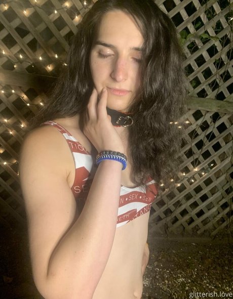 Nagie wyciekłe zdjęcie OnlyFans od Glitterishhh
