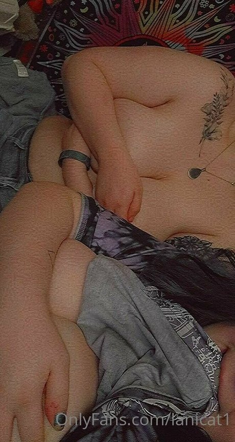 Nagie wyciekłe zdjęcie OnlyFans od Lanicat1