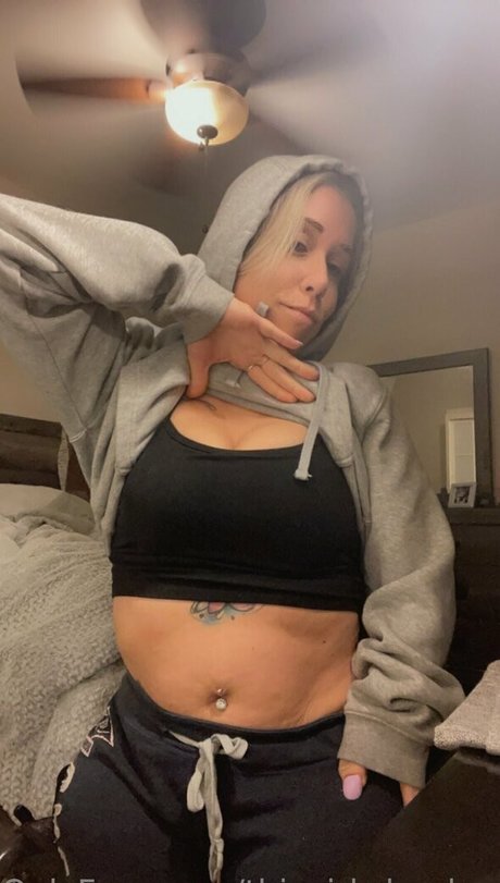 Thisgirlwheelsamputee