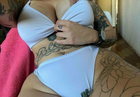 Nagie wyciekłe zdjęcie OnlyFans od Giantessashley