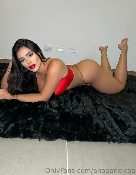 Nagie wyciekłe zdjęcie OnlyFans od Anagandicaa