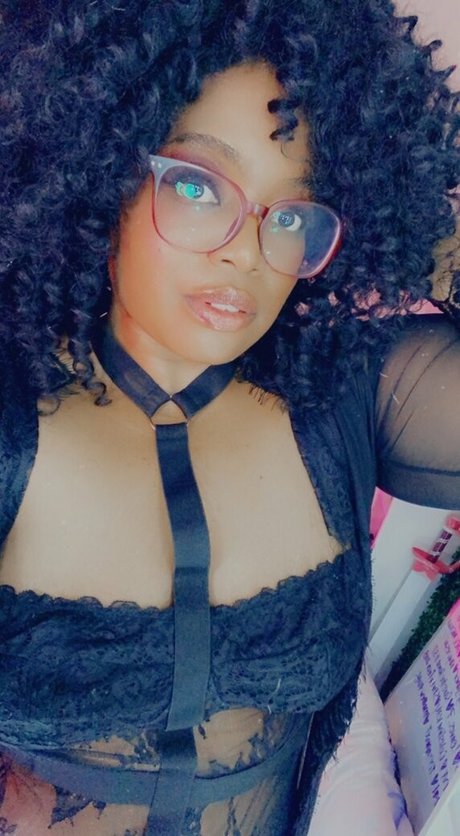 Nagie wyciekłe zdjęcie OnlyFans od Ohlivvynoir