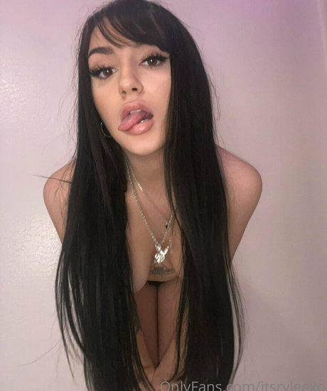 Nagie wyciekłe zdjęcie OnlyFans od Itsazaleaxo