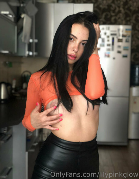 Nagie wyciekłe zdjęcie OnlyFans od Lilypinkglow