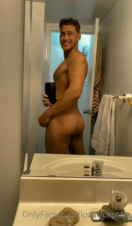 Nagie wyciekłe zdjęcie OnlyFans od Lovelycaptain