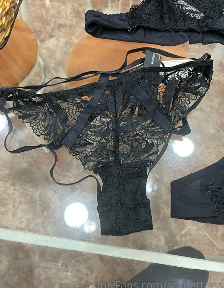 Nagie wyciekłe zdjęcie OnlyFans od Scarlettass