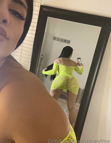 Nagie wyciekłe zdjęcie OnlyFans od Vianeyfree