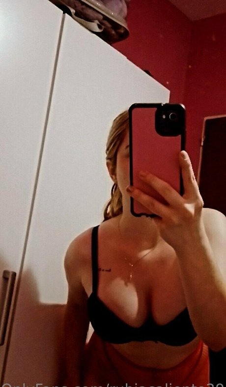 Nagie wyciekłe zdjęcie OnlyFans od Rubiacaliente29