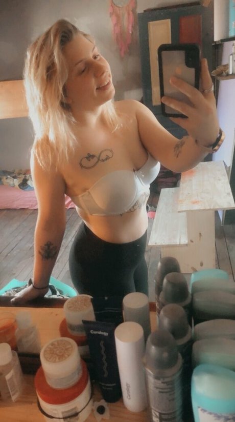 Nagie wyciekłe zdjęcie OnlyFans od Kayylovee