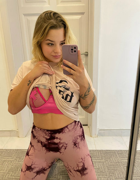 Nagie wyciekłe zdjęcie OnlyFans od Mariahenk