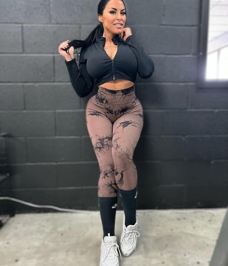 Vanessabootybuilder