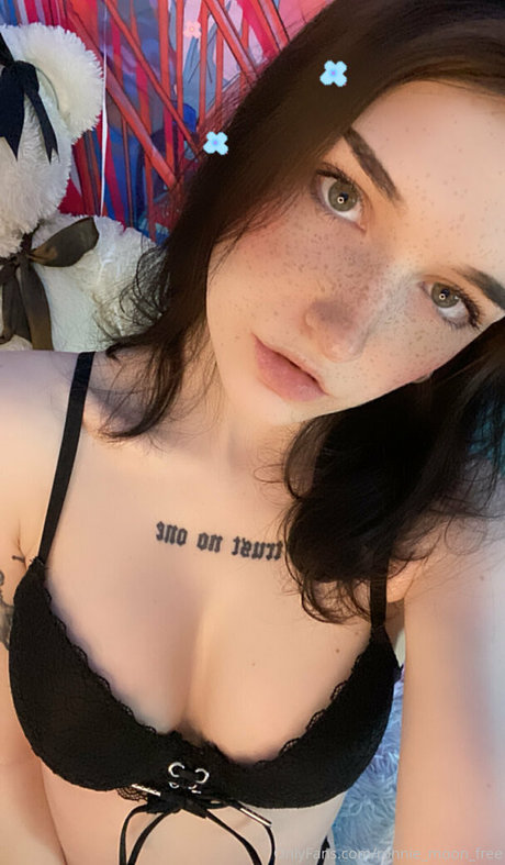 Nagie wyciekłe zdjęcie OnlyFans od Ronniemoonfree