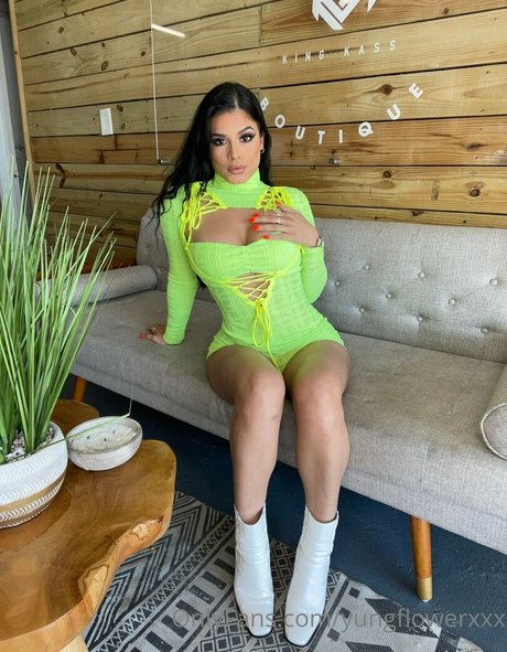 Nagie wyciekłe zdjęcie OnlyFans od Yungflowerxxx