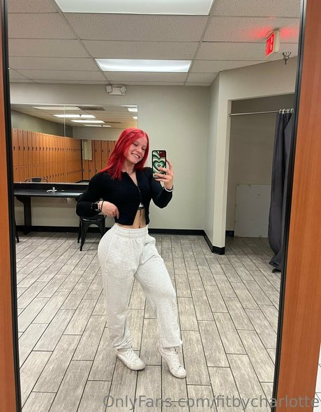Nagie wyciekłe zdjęcie OnlyFans od Fitbycharlotte