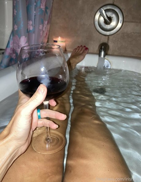 Nagie wyciekłe zdjęcie OnlyFans od Mrsscarletlove