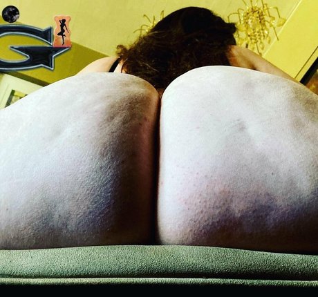 Nagie wyciekłe zdjęcie OnlyFans od Supergummiegirlycami