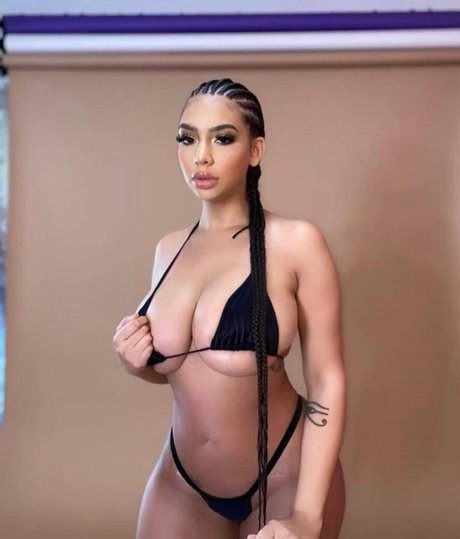 Nagie wyciekłe zdjęcie OnlyFans od Annamarie Sarai