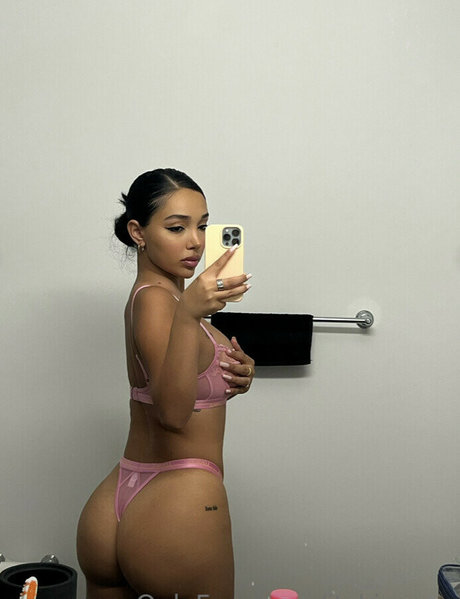 Nagie wyciekłe zdjęcie OnlyFans od Kiara Marie